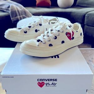 CDG Comme des Garcons PLAY x Converse Polka Dot Sneakers, unisex US W7 / M5